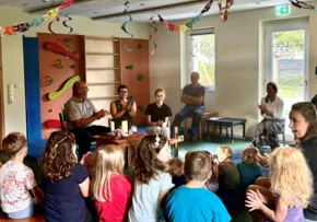 Morgenkreis im Kindergarten zur Begrüßung der neuen Leiterin Carolin Tauber | Foto: © Sandra Smailes